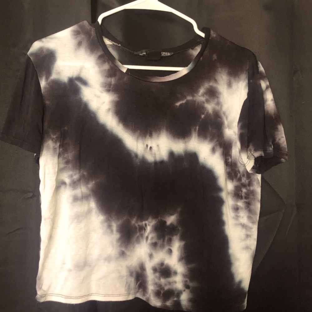 Black and white slight crop top